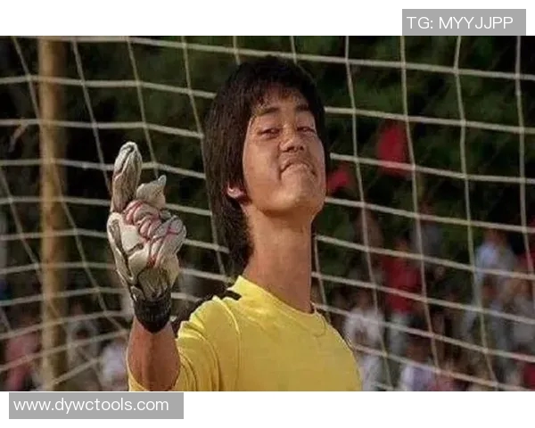 少林足球星爷妙手模仿李小龙动作绝技创意展现笑点与热血碰撞